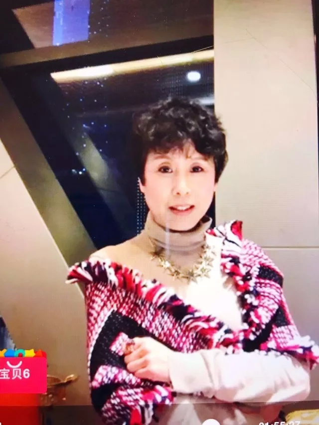 淘宝直播里的一股暖流，60后主播俘获了22万年轻粉丝的心