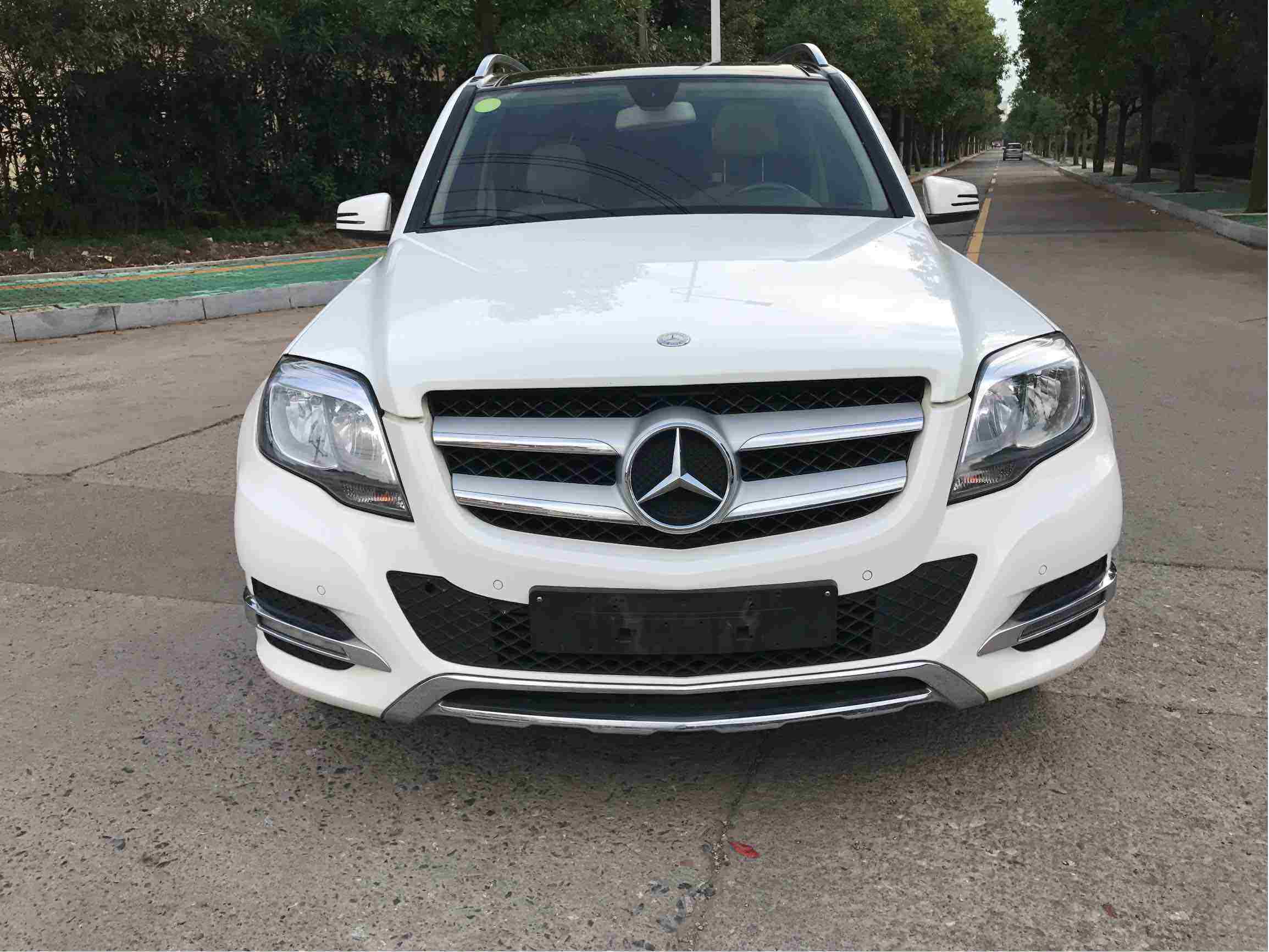 尾灯里一只苍蝇值70万?奔驰车主乐开了花