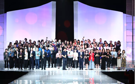 浪漫春天荣获2018SIUF中国内衣行业年度颁奖
