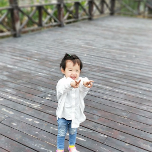 宝宝牙齿出现白斑要警惕,那是龋齿的征兆!