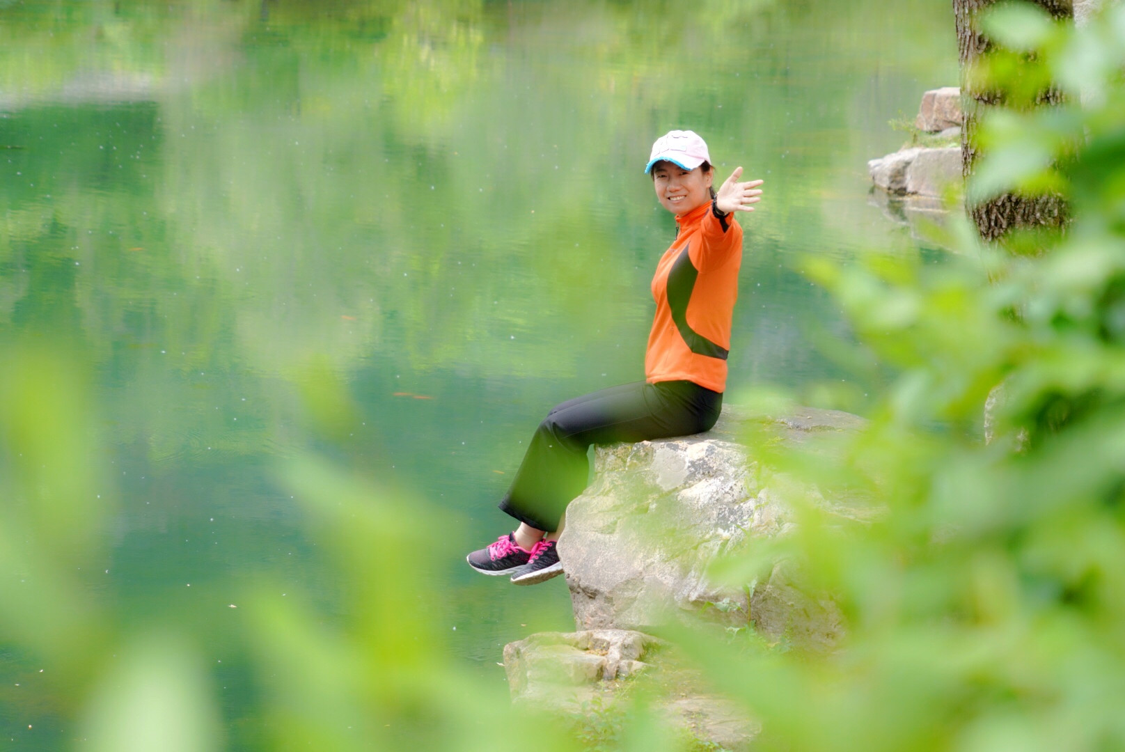 本溪水洞在国内堪称一绝，这里遍地都是飘香的活化石天女木兰