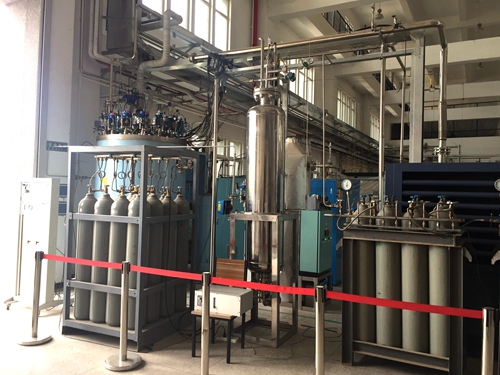 理化所自主研制的40L/h氦液化器投入液氦生产和示范性运行