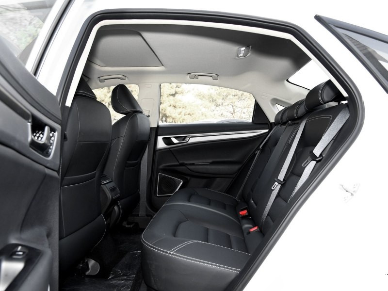 汽车头条 - 口碑最好的1.4T合资车VS销量最高