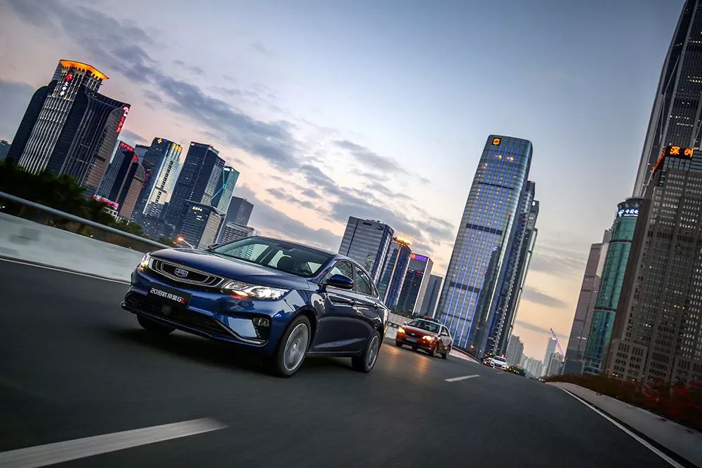 汽车头条 - 粉丝经济时代,吉利帝豪凭什么赢得