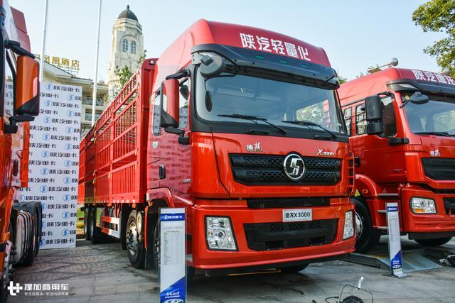 最大可选500马力，自重轻，舒适性也高，陕汽这款绿通载货车要火 - 第1张