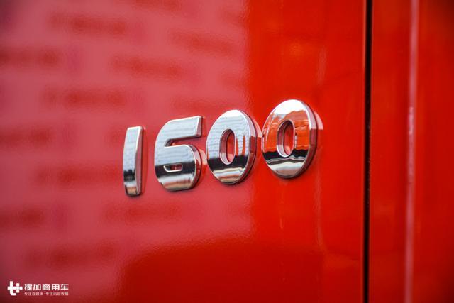 最大可选500马力，自重轻，舒适性也高，陕汽这款绿通载货车要火 - 第9张