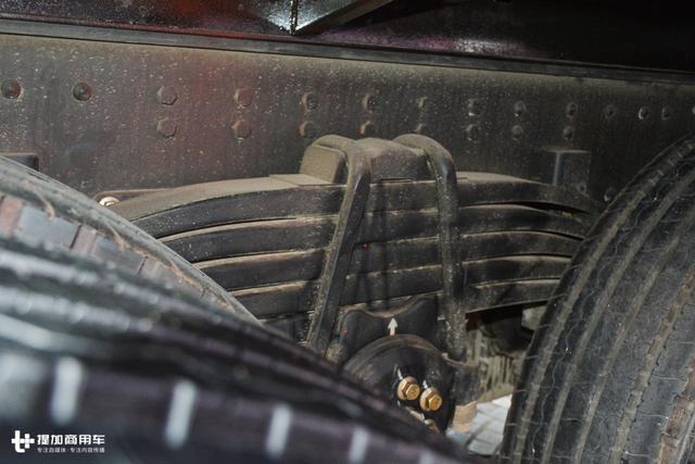 最大可选500马力，自重轻，舒适性也高，陕汽这款绿通载货车要火 - 第8张