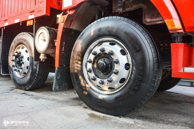 最大可选500马力，自重轻，舒适性也高，陕汽这款绿通载货车要火 - 第6张