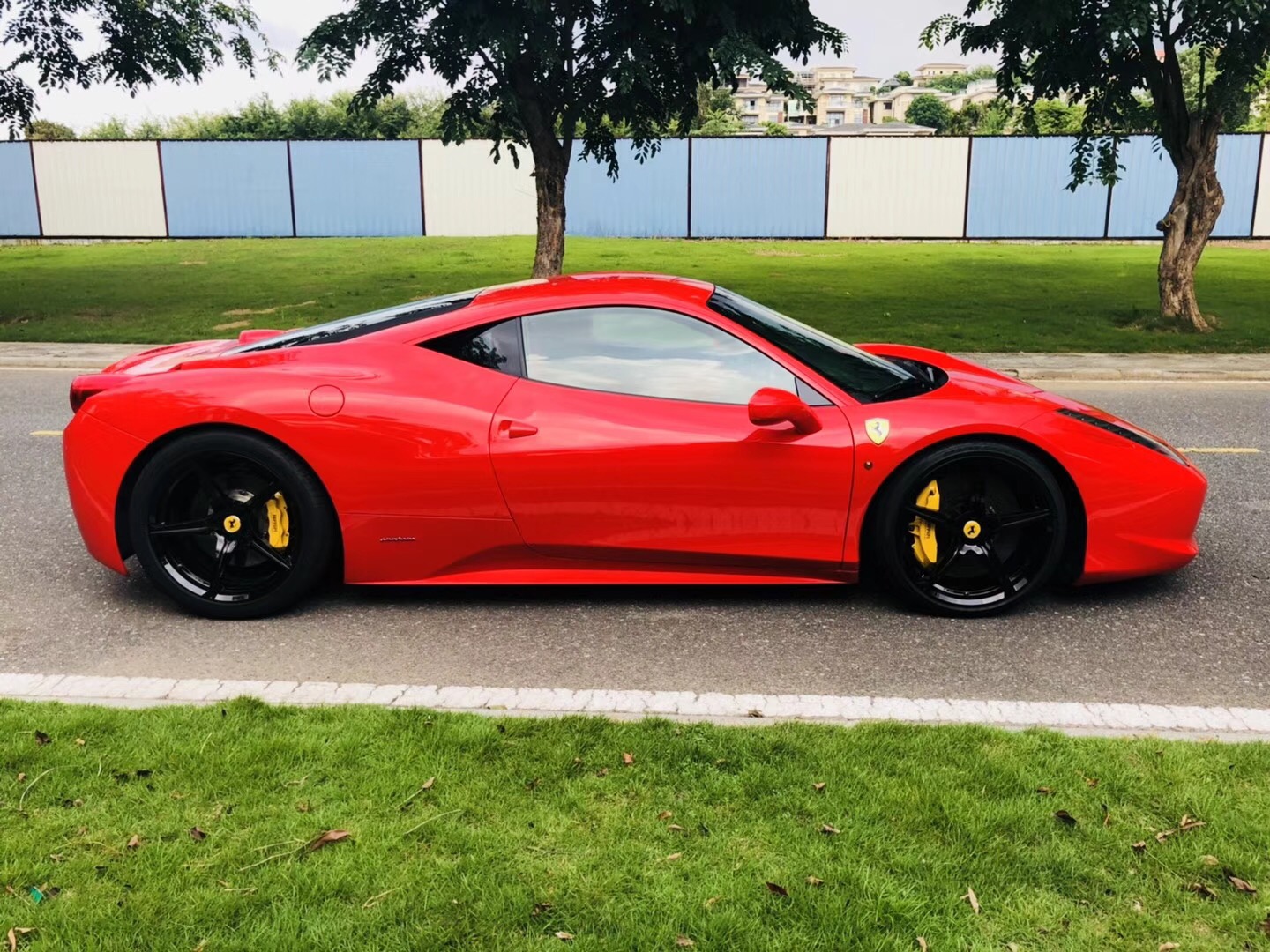 13年法拉利458 ferrari极速版/红色黑内/意大利德版/陶瓷刹车/鹿皮