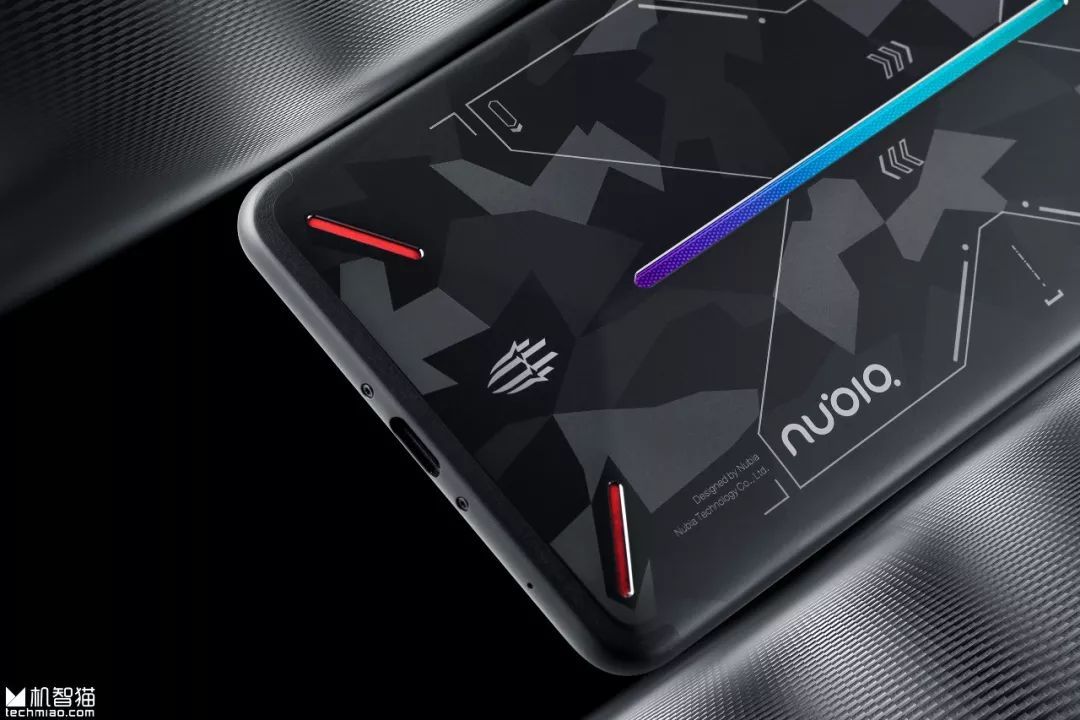 努比亚红魔战地迷彩版体验:玩个手游要这么酷