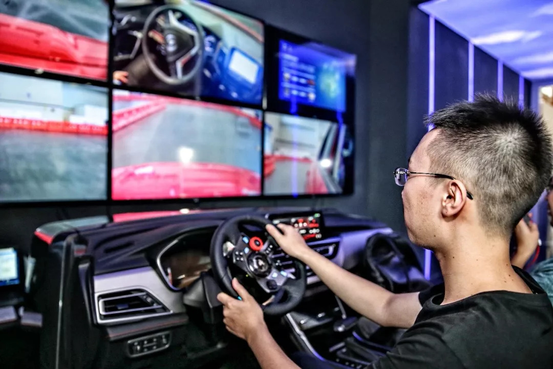 提前体验未来的出行方式 长安汽车在重庆智博