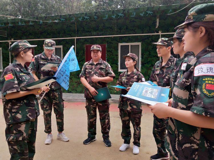 駐馬店市科技學校舉辦“挑戰(zhàn)自我·熔煉團隊”為主題招生精英團隊拓展訓練