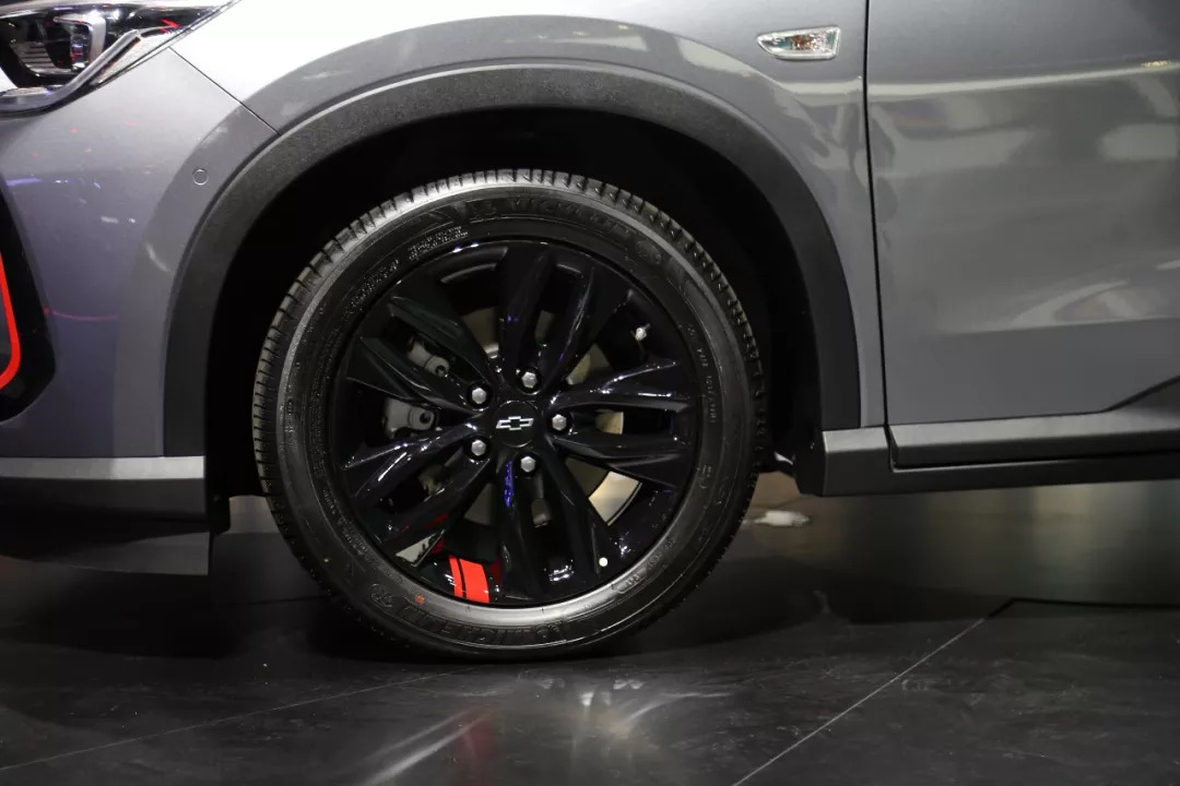 汽车头条 - 2018成都车展 | 跨界中的代表作 图解