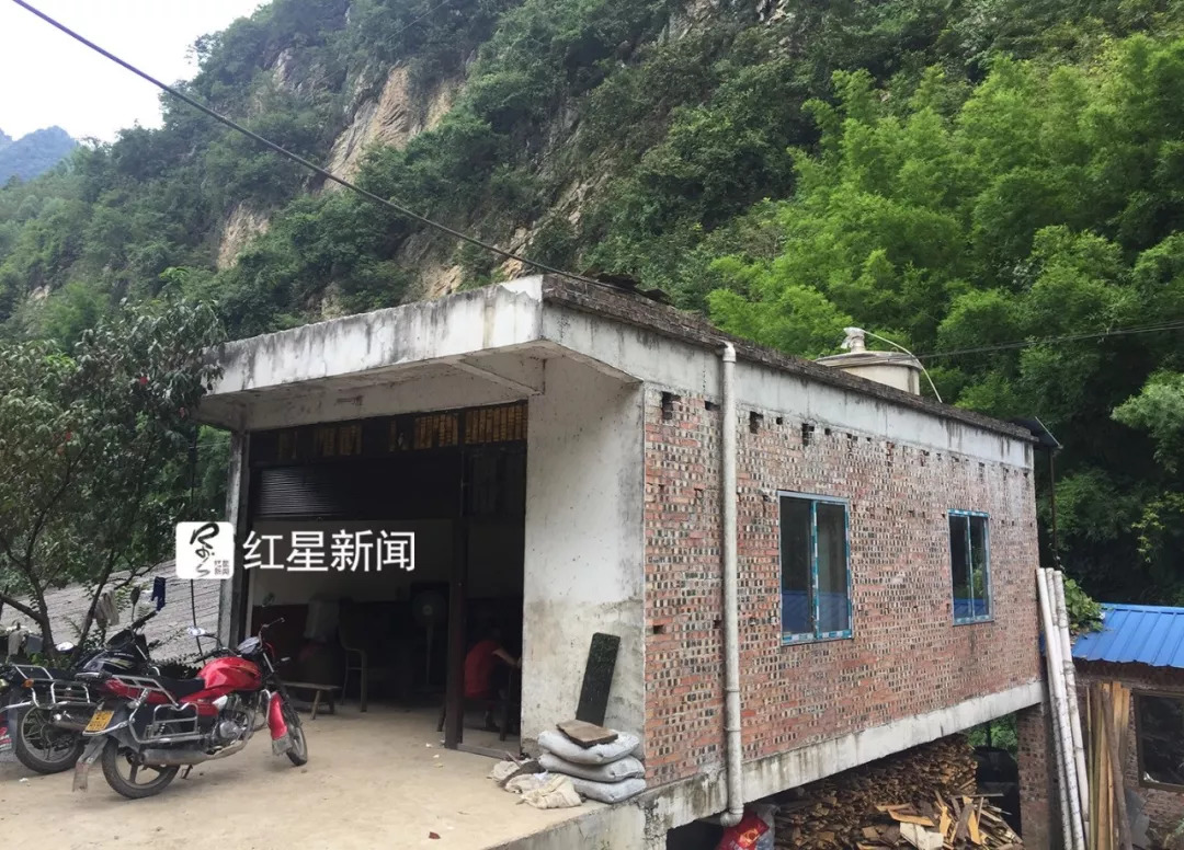 云南一后妈涉嫌杀害8岁继女:孩子画全家福送她