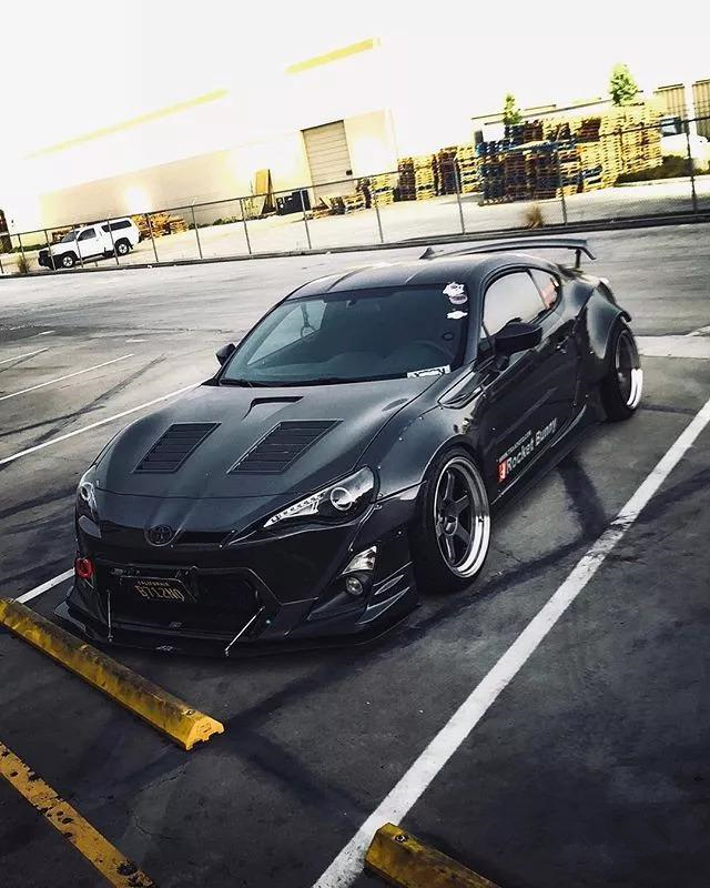 80����Ĵ��澭����ڼ׿ǳ�ͣ������ֽ����������Ҫ���泵����