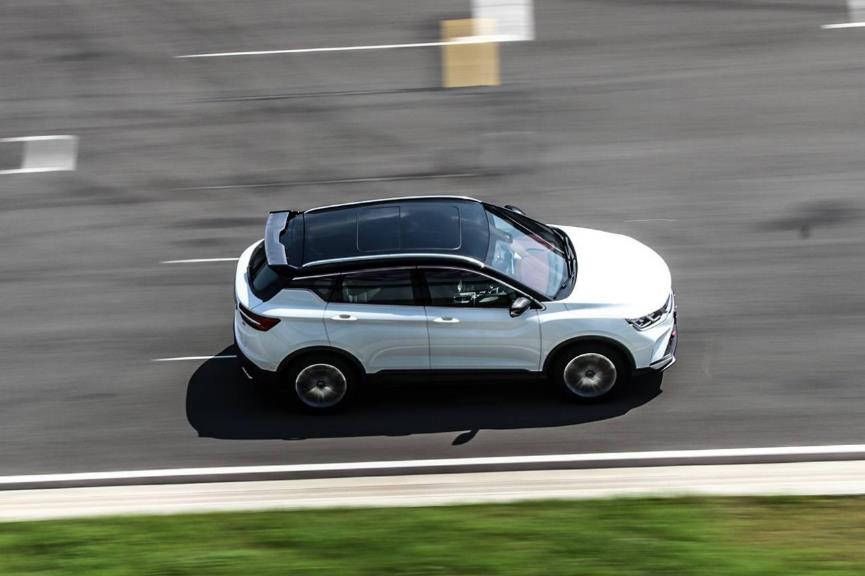 汽车头条 - 翻车了网上一片赞歌,吉利营销大于