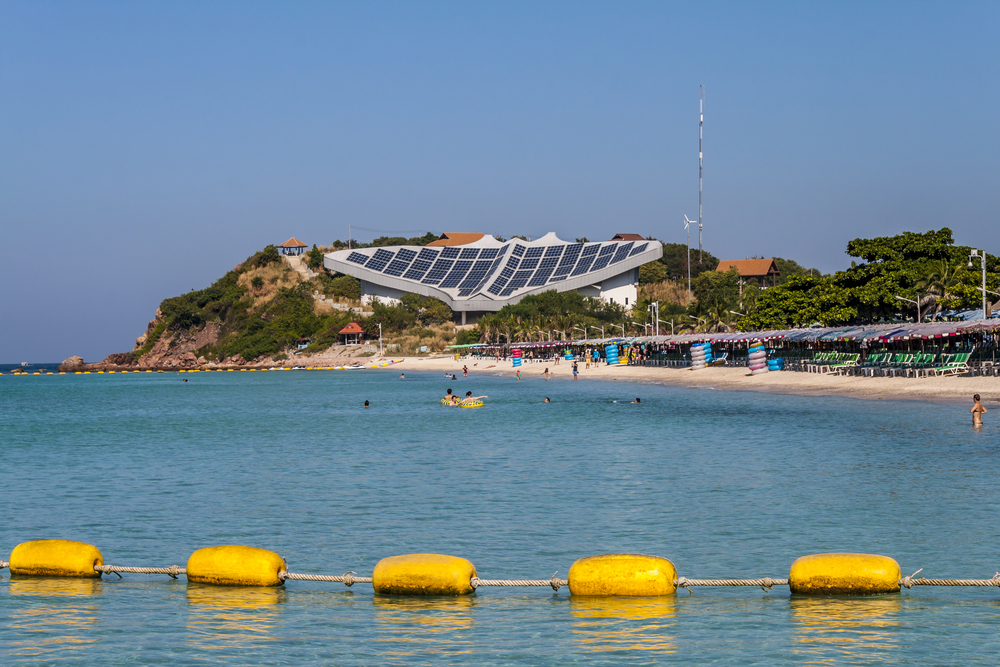 Macintosh HD:Users:ntwbee:Downloads:pr10:Redbull10.jpg