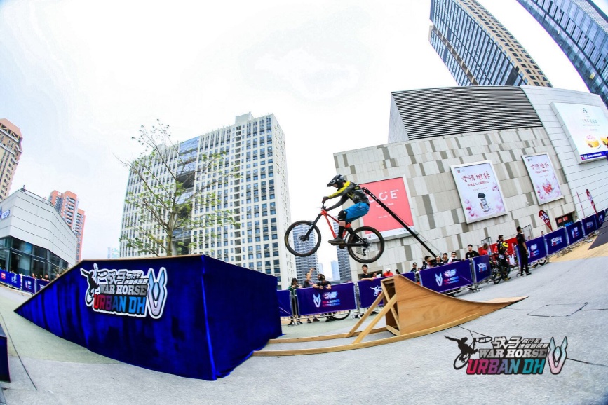 d5bc3c711f270d45aa34bee456ff0b8