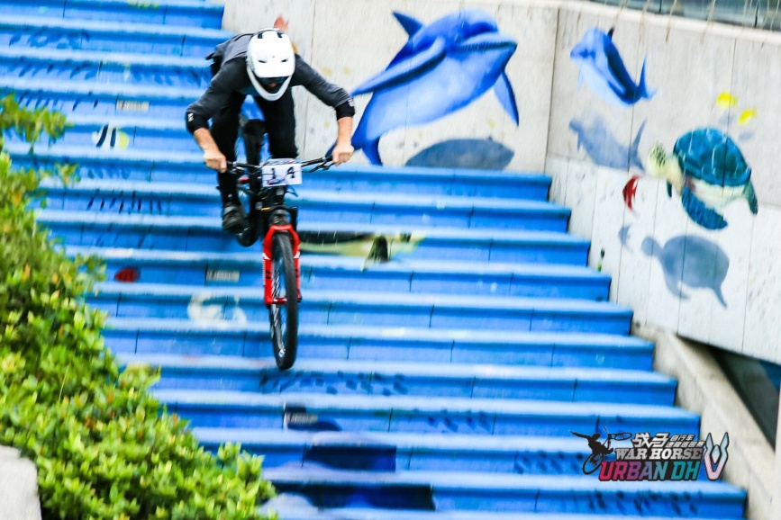 cb8bf1a290a51eb7d9d9b750b7e0c1c