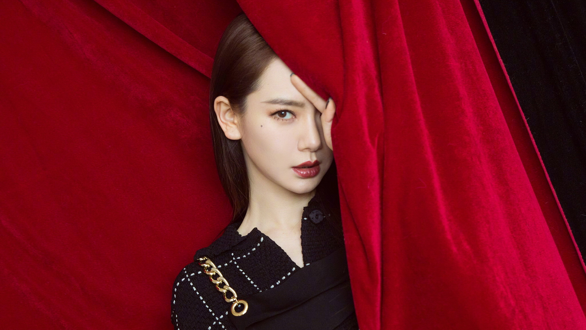 冻龄女明星的秘密你的美貌,闻起来都是金钱的