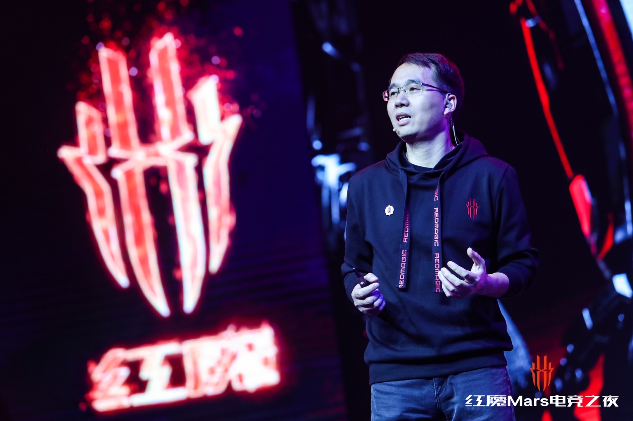 圖片包含 人員, 男士, 場景 自動生成的說明
