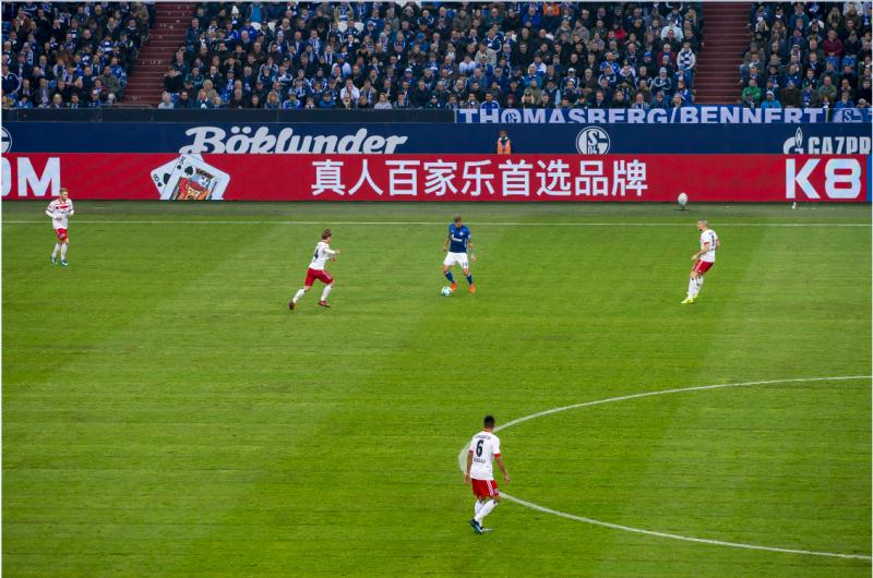 劳尔只在沙尔克04效力两个赛季为什么有退役球衣待遇