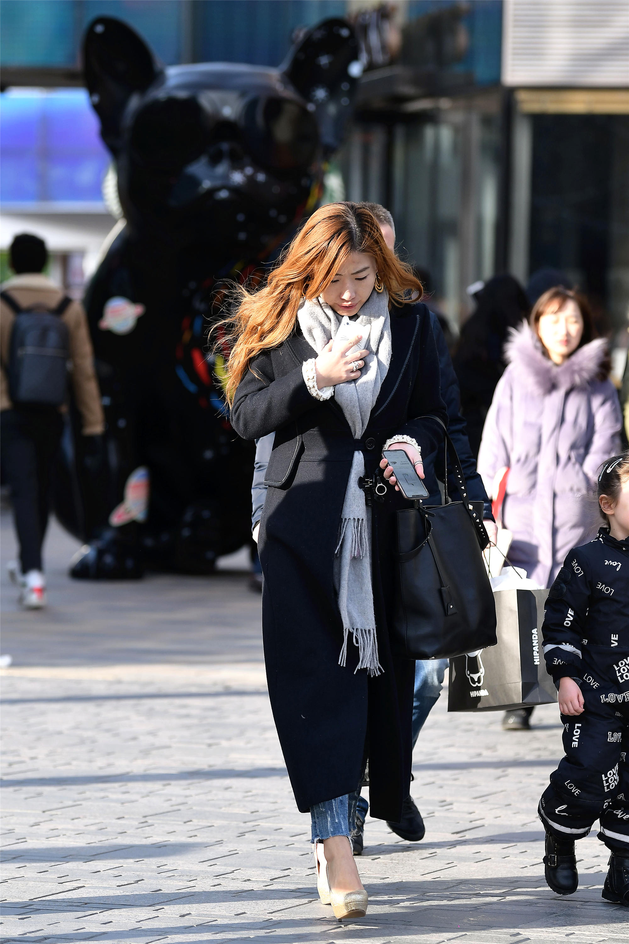 细高跟怎么搭衣服冬天_高跟美女