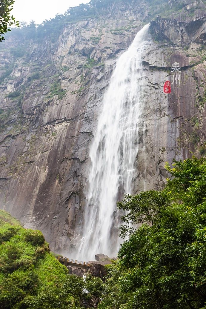 不想去黄果树、壶口人挤人？泉州有个“华东第一瀑”，人少景美！