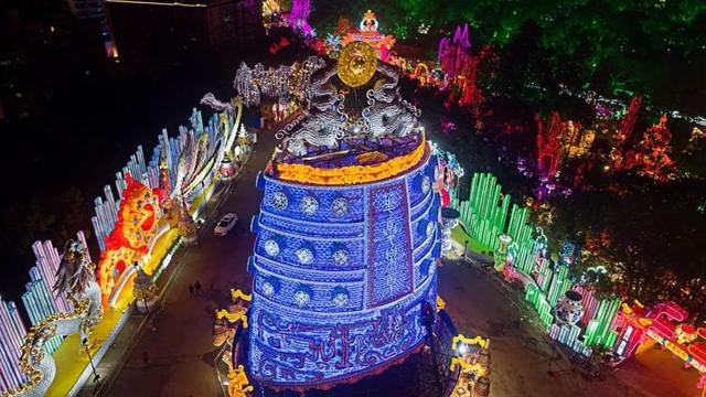华侨城·自贡灯会：演绎彩灯传奇，点亮中国新年