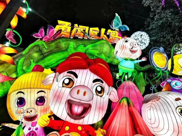 华侨城·自贡灯会：演绎彩灯传奇，点亮中国新年