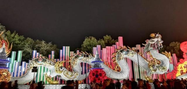 华侨城·自贡灯会：演绎彩灯传奇，点亮中国新年