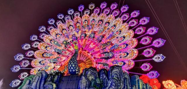 华侨城·自贡灯会：演绎彩灯传奇，点亮中国新年