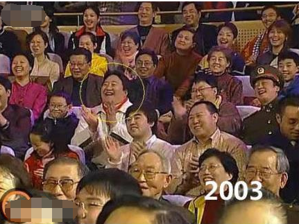 2019春晚观众席不见“笑脸哥”，原来他左腿患风湿病在家休养