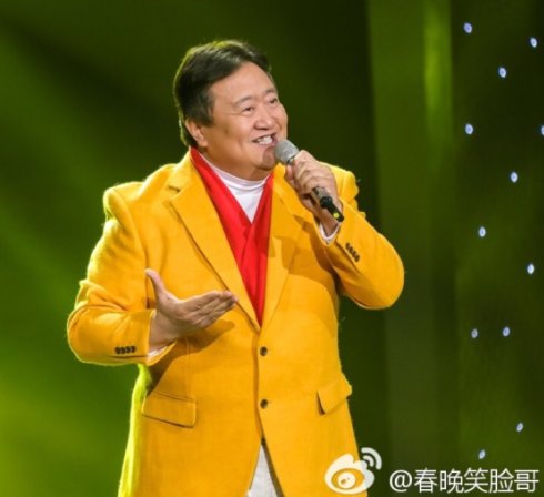 2019春晚观众席不见“笑脸哥”，原来他左腿患风湿病在家休养