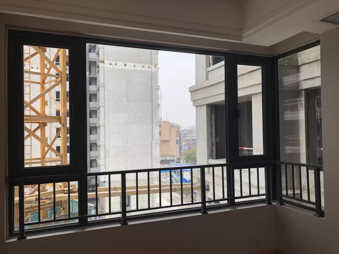 一月之隔核心主城两楼盘价差6000元！直击：邻居の卧室即视感