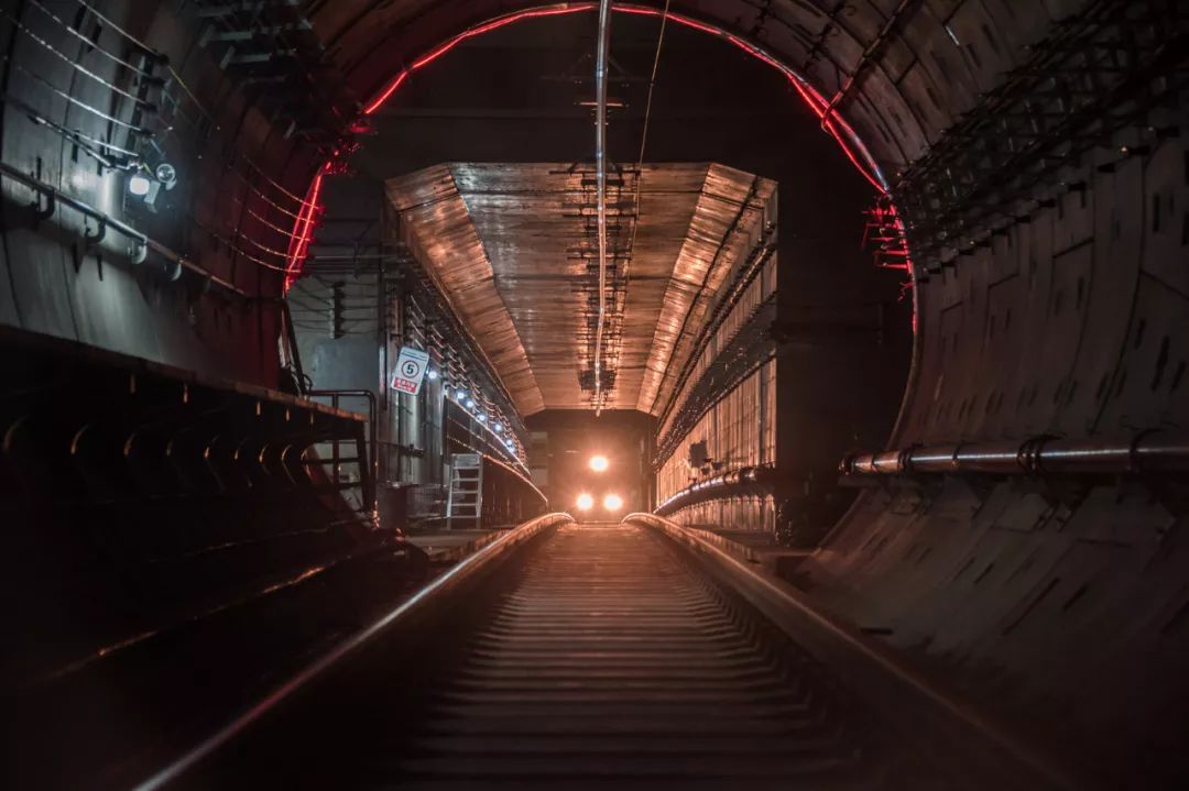最让成都人期待的地铁5号线年内开通 ！还有一批大项目开工...