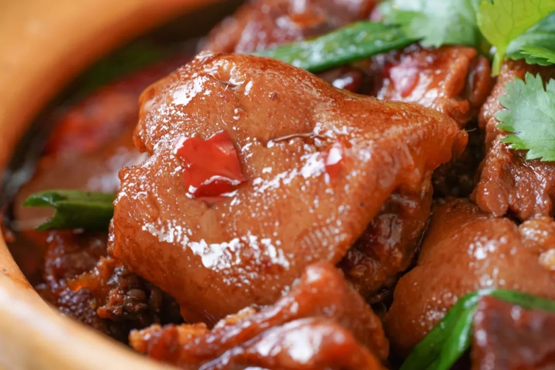 信不信？这道红烧羊肉煲，香气飘了一千公里