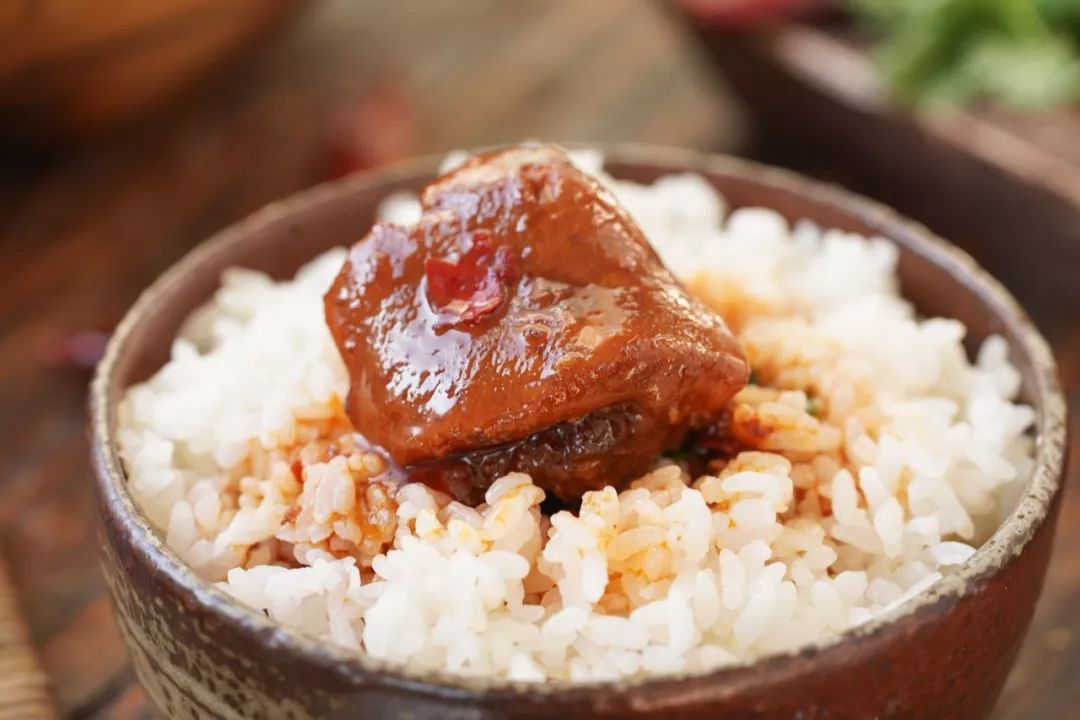 信不信？这道红烧羊肉煲，香气飘了一千公里