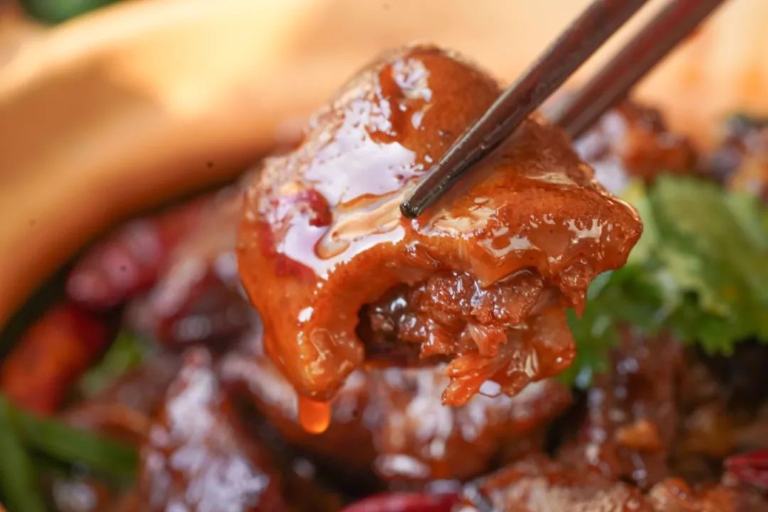 信不信？这道红烧羊肉煲，香气飘了一千公里