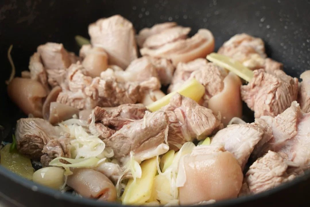 信不信？这道红烧羊肉煲，香气飘了一千公里