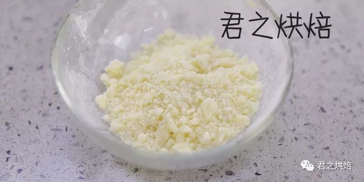 10分钟搞定的蓝莓麦芬，顶着大大的蘑菇头~