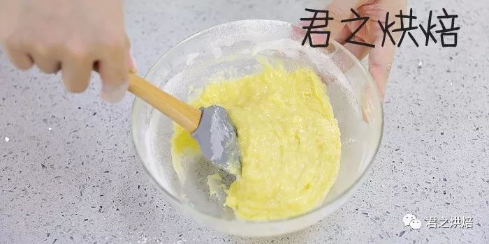 10分钟搞定的蓝莓麦芬，顶着大大的蘑菇头~