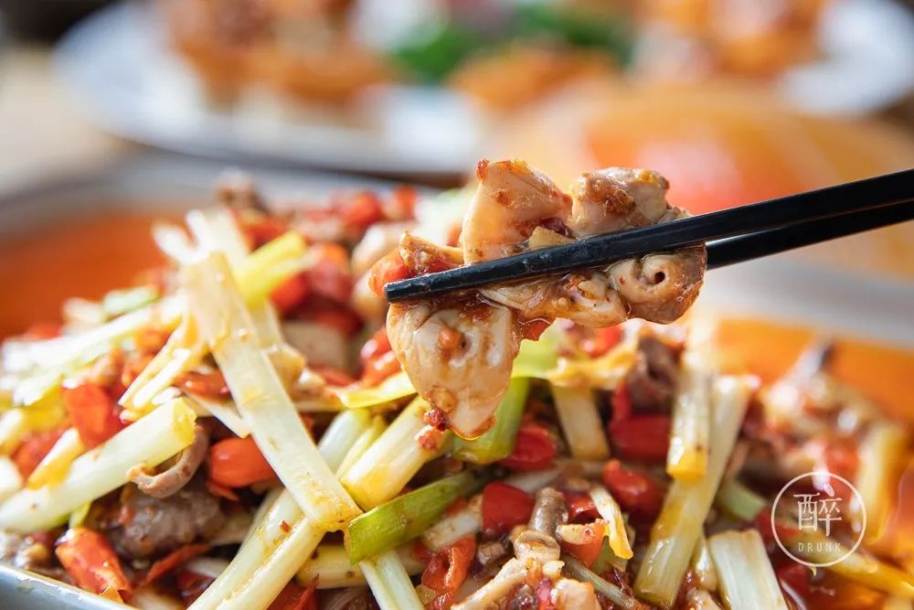 太古里旁边即将拆迁的老街，藏着一家爆炒川味