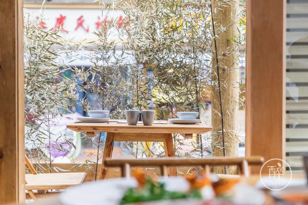 太古里旁边即将拆迁的老街，藏着一家爆炒川味