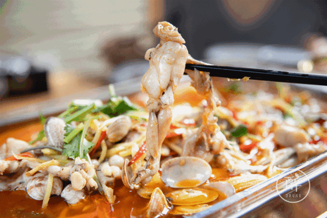 太古里旁边即将拆迁的老街，藏着一家爆炒川味