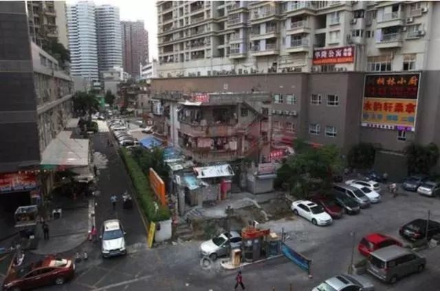 最“后悔”钉子户：要价3个亿，坚持16年不拆，如今沦为城中村