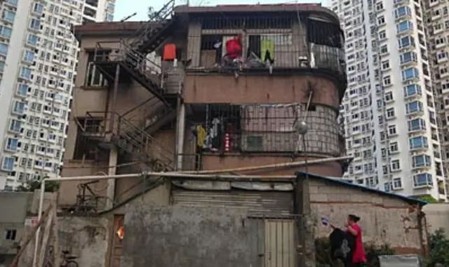 最“后悔”钉子户：要价3个亿，坚持16年不拆，如今沦为城中村