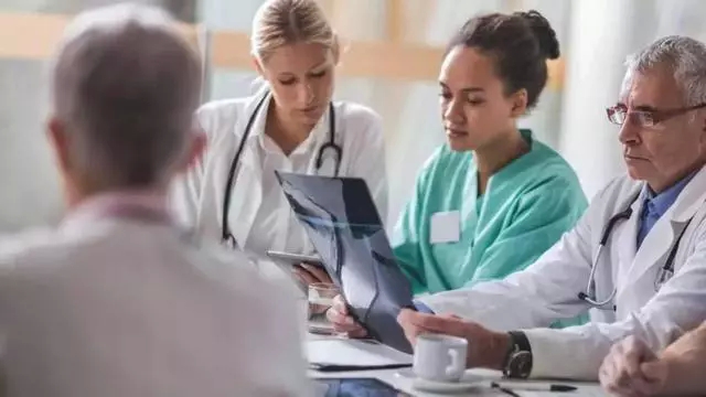 肿瘤治疗中的化疗vs放疗，对于肿瘤患者到底哪个更好？