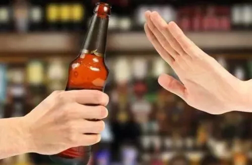 41岁男子肠癌晚期，提醒：出现“2痛3多”，一定要及时去医院检查