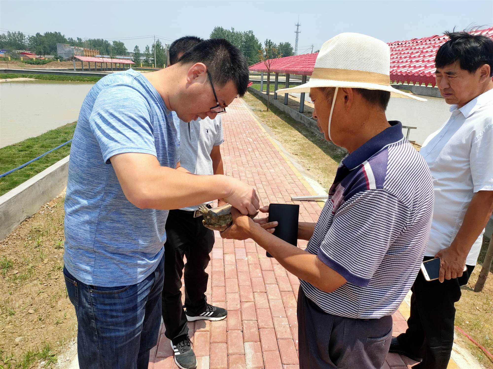 龟鹿养殖专家莅临龟鹿药业指导,源头助力三胶品质提升 龟鹿养殖专家莅临龟鹿药业指导,源头助力三胶品质提升